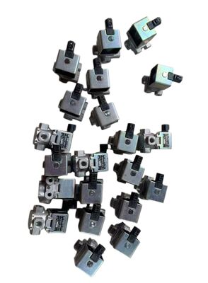 Japon kamyon parçaları Manyetik Vana 1-82563602-0 ISUZU FVR34 6HK1 6HK1T ISUZU PARÇALARI