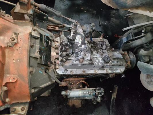 Japon kamyon parçaları kullanılmış motor ile şanzıman iyi durumda ISUZU FSR FVR 6HE1 için satışta Isuzu kullanılmış parçalar
